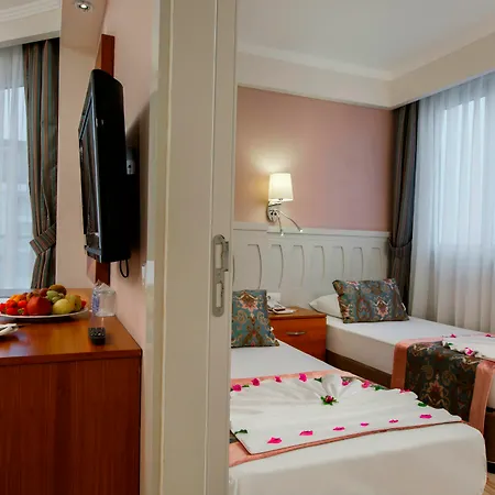 Crown Serenity Ultra 5* סייד