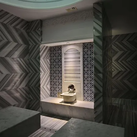 Crown Serenity Ultra Hotell